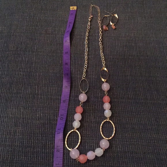 3/$20 Necklace & Earrings set - Picture 4 of 4